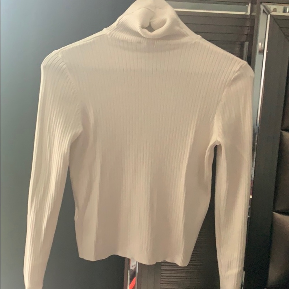 White turtle neck